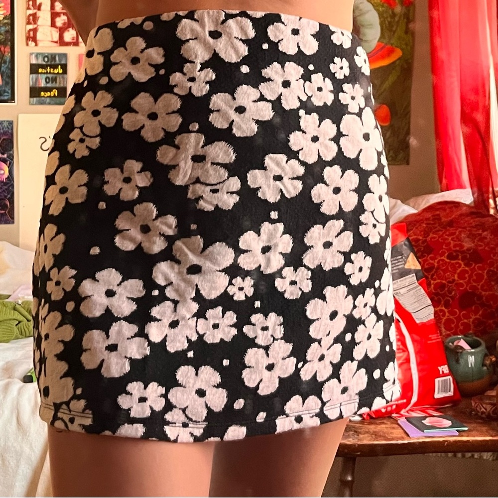 urban outfitters a-line black & white floral skirt